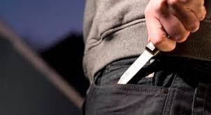 Семнадцатилетняя девушка дала отпор нападавшему с ножом