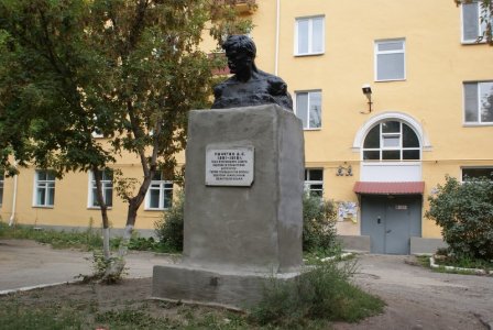 Памятник герою гражданской войны Д. Е. Пичугину